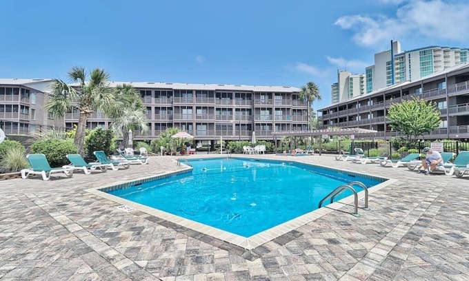 Ocean Drive House | Beach & Nightlife 3BR/2.5 BA service dog friendly