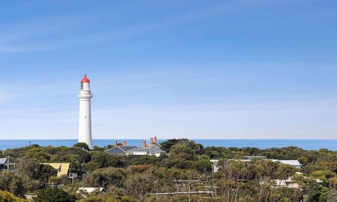 Aireys Inlet House | Beach Retreats I Ocean Views I Pet Friendly