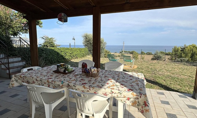 Amendolara Villa | Beach Villa in a Quiet Village in Calabria