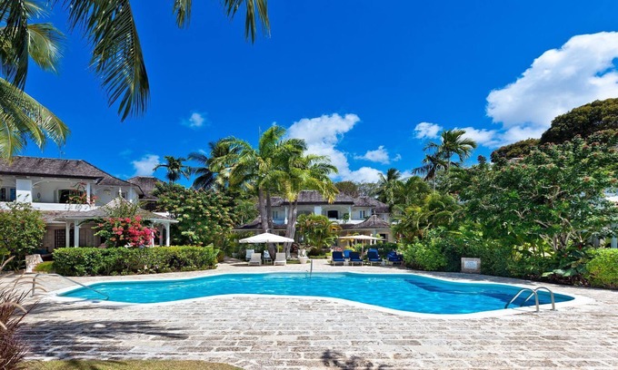 Gibbs Bay Villa | Beach Villa Located On A Small Beachfront Development - Cook Included
