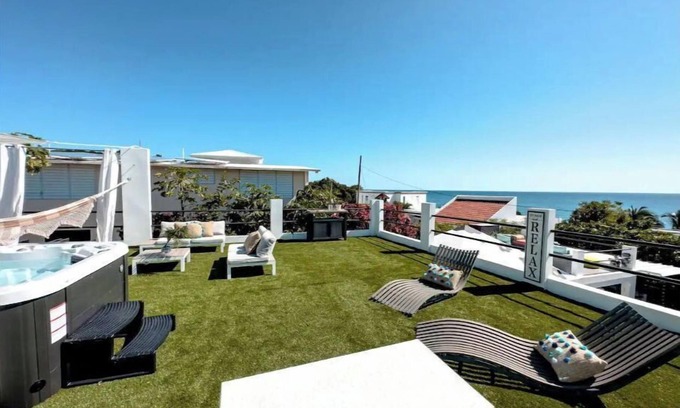 Camino Nuevo House | Beach Villa Mojoneo @ El Cocal. Secluded beach, Rooftop, Jacuzzi, Pool table