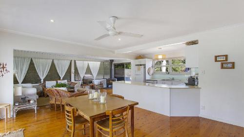 Pearl Beach House | Beachcomber Pearl Beach , walk to beach