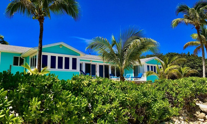 Little Cayman House | Beachcombers Paradise--Awesome Sea Views!-Beachfront Getaway!