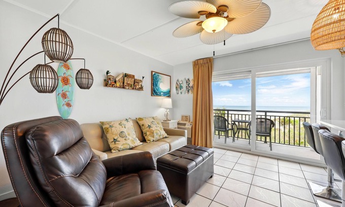 Crescent Beach Condo | Beacher's Oceanfront Balcony Suite with onsite Front Desk and Staff