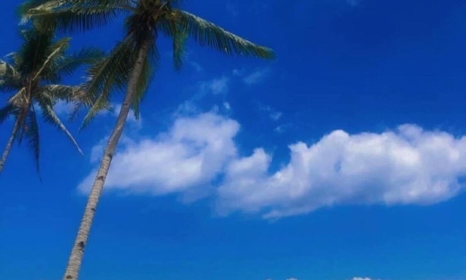Pinamungajan Cottage | Beachfront and a stunning view of an island