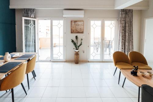 Xylokastron Apartment | Beachfront apartment with a view