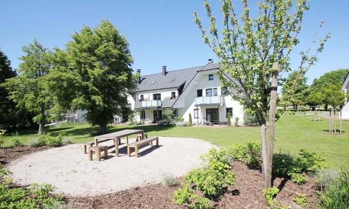 Moenchgut Peninsula Apartment | Beachfront apartment with balcony, use of swimming pool and sauna - Rex Rugia apartment 12-7 -