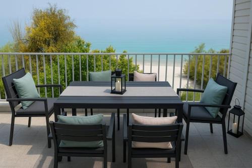 Melissi Apartment | Beachfront Bliss Oasis