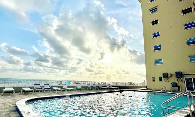 Indian Shores Condo | Beachfront condo with intracoastal views in Tampa Bay area, heated-cooled pool!