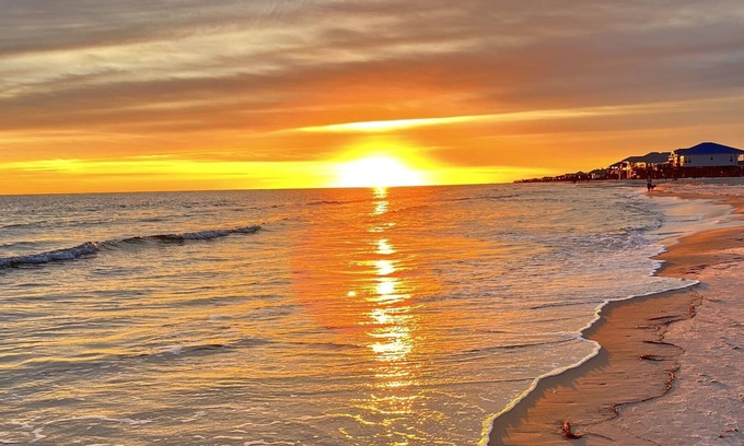 Dauphin Island Condo | Beachfront Condo~Heated Pool~Turtles Nest, East