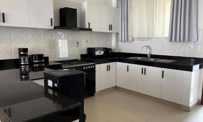 Bamburi Apartment | Beachfront Haven