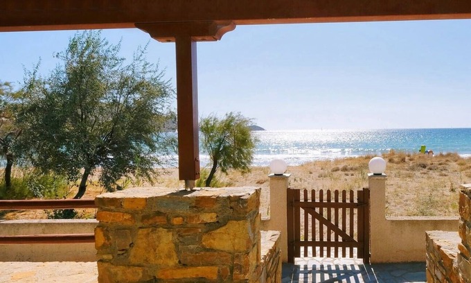 Myrina Apartment | Beachfront Maisonette With Pool