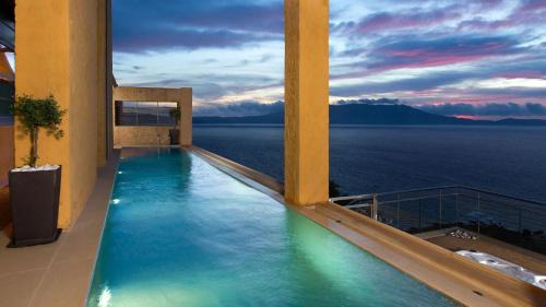 Kolymbari Villa | Beachfront Ravdoucha Epavlis Eleni Villa - Pool, Hot Tub, Gym, Sauna, Private Parking, WiFi