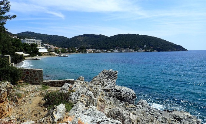 Poros Apartment | Beachfront Residence With Private Path To The Sea