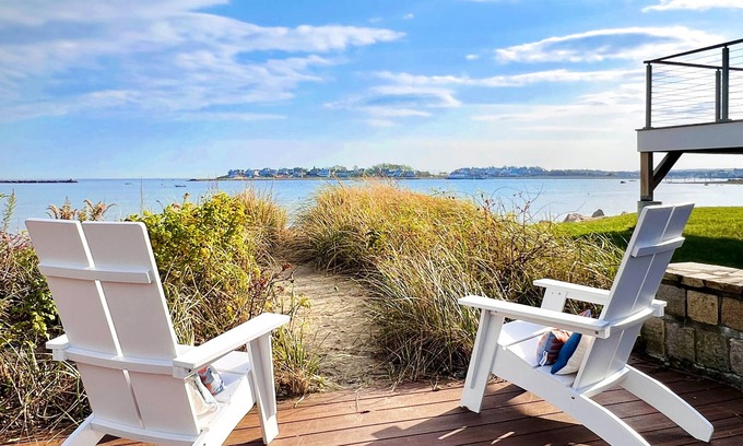 Scituate House | Beachfront Scituate Harbor View home Scenic walk to Lighthouse & Downtown Shops