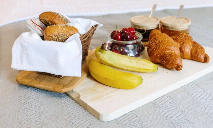 Nea Peramos Apartment | Beachfront Studio with Rooftop Barbecue, Stunning Sea Views, and Smart TV set...