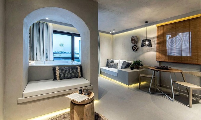 Almyros Villa | Beachfront Suite Access to the beach