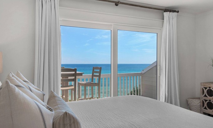 Seacrest House | Beachfront Townhome in Seacrest + Free Tickets: Bikes, Dolphin Cruise & More!
