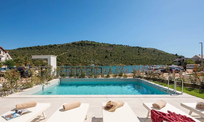 Podglavica Villa | Beachfront Villa Seabird with Pool