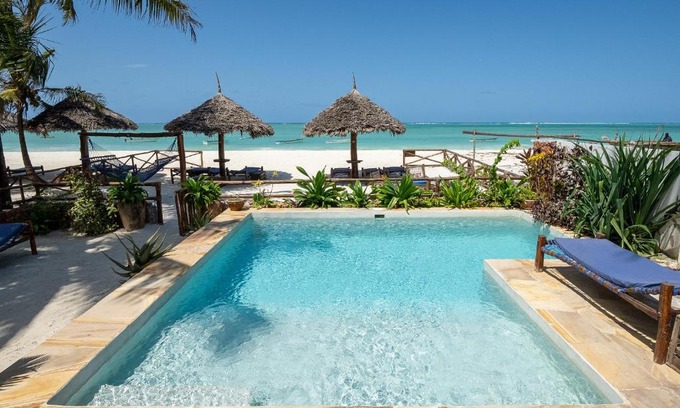 Pwani Mchangani House | Beachfront Villa Thamani with Private Pool and Beach ZanzibarHouses