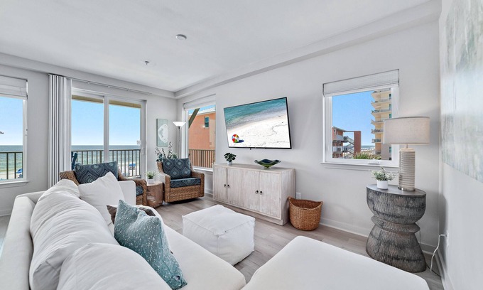 Gulf Shores Condo | BEACHFRONT, ZERO-ENTRY POOL, LUXURY CONDO