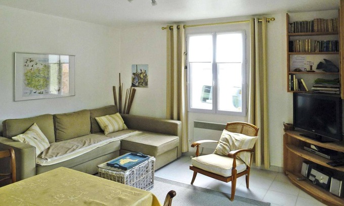 Cayeux-sur-Mer Apartment | Beachside Flat with Sunny Patio