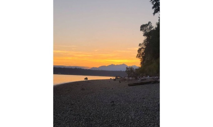Vaughn Apartment | Beachside One Bedroom Apt on South Puget Sound