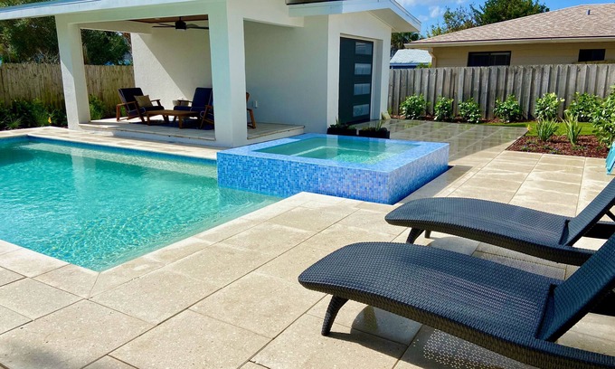 Boardwalk House | BEACHSIDE peninsula pvt house, POOL-HOT TUB, Steps to Beach, Quiet, Allergy-free