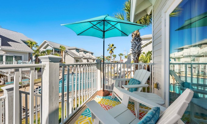 Mexico Beach House | Beachside Townhouse with Pool & 5 Decks