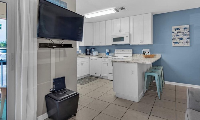 Seagrove Beach Condo | Beachside Villas - Minutes to The Beach - Ground Floor - Pools & Tennis