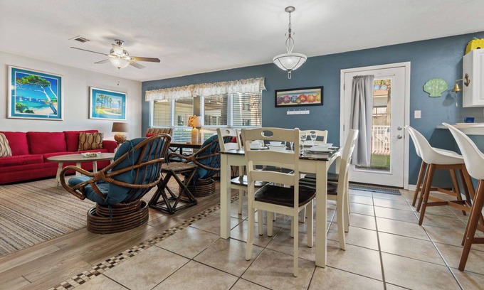 Navarre Beach Condo | Beachview 112-Amazing 2bedroom/2bathroom with Community pool. Sleeps 6