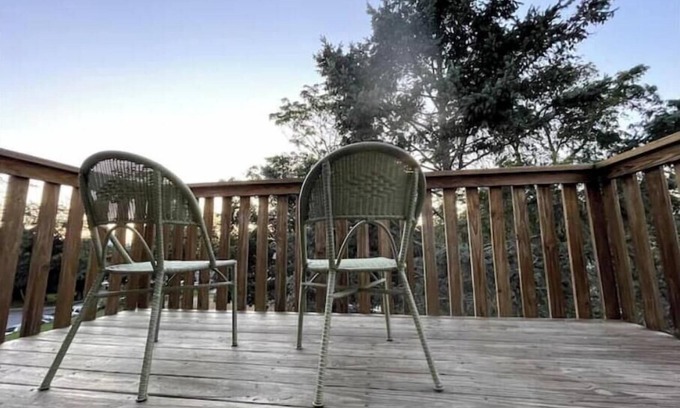 Beacon Apartment | Beacon Bird's eye view! Close to Main St & Train