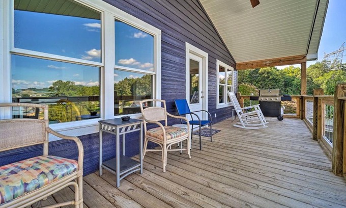 Bean Station House | Bean Station Cottage Unobstructed Lake Views