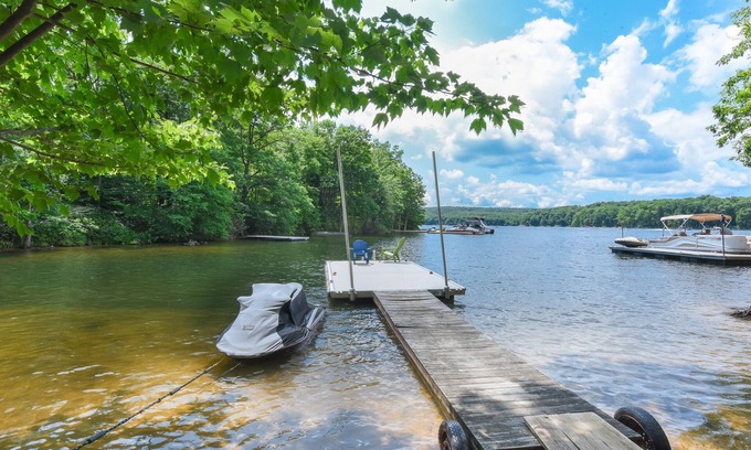 Penelacres House | Bear Cove: Lakefront, Private Dock, Hot Tub, Private Sandy Beach Area!