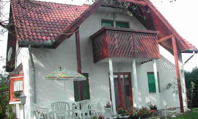 Balatonbereny House | Beatrix Üdülőház