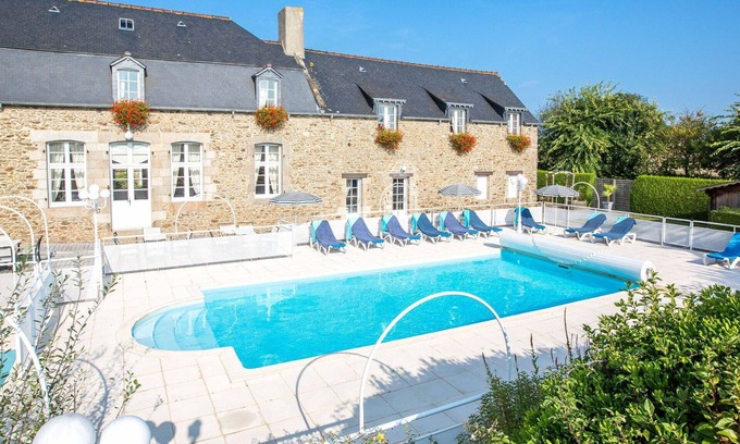 Saint-Jouan-des-Guerets Apartment | Beautiful apartment for 5 people with pool, WIFI, TV and terrace