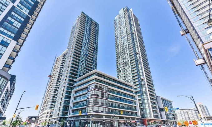 Downtown Mississauga Condo | Beautiful 2Bed 2Bath Condo Steps to Square One