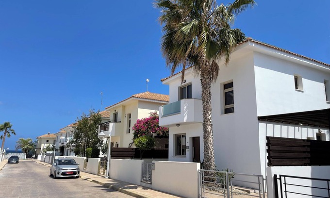 Pernera Villa | Beautiful 3 bed villa in Pernera with private pool less than 5 mins to the beach