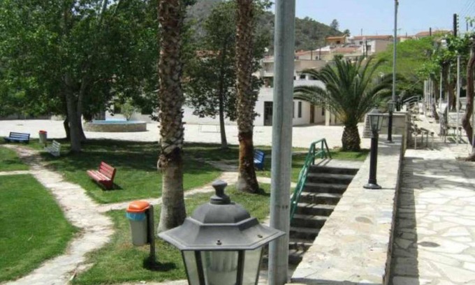 Arakapas House | Beautiful 3 Bedr House in Arakapas With Fireplace