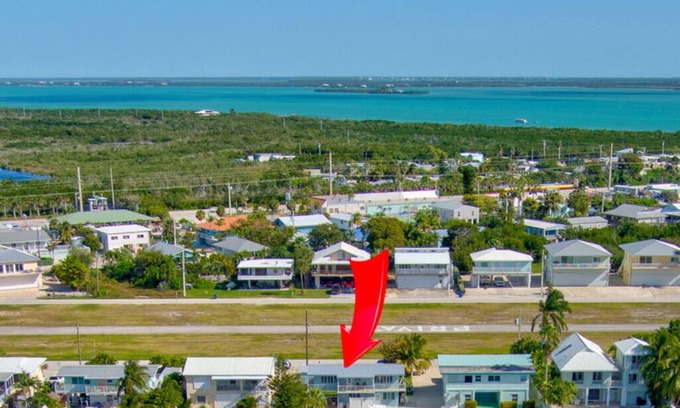 Summerland Key House | Beautiful 3 Bedroom Canal Front Home Located On A Private Airstrip