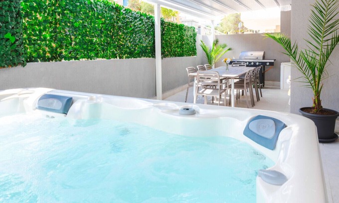 Tal-Ibrag Apartment | Beautiful 3BR with Private Jacuzzi by ArcoBnb