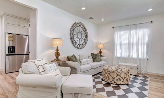 Georgetown House | Beautiful 4 bed, 3 bath house in Historic Georgetown & Close to the University.