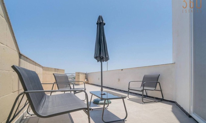 Tarxien Apartment | Beautiful 4BR penthouse with large terrace w/WIFI