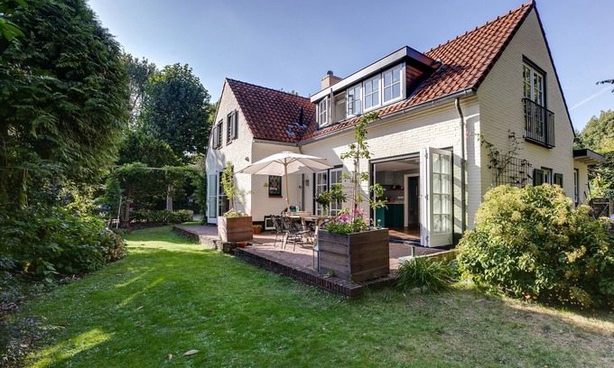 Bentveld House | Beautiful and big family house near Amsterdam and 5 minutes from the beach