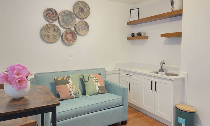 Knight Apartment | Beautiful and cozy Guest suite in Vancouver, central location