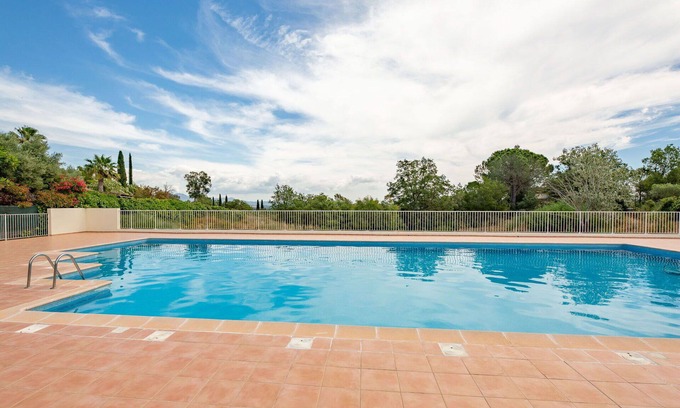 La Rouviere Apartment | Beautiful apartment for 4 people with WIFI, pool, A/C, TV and patio