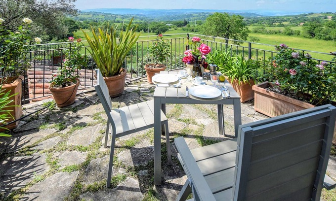 Semproniano Apartment | Beautiful apartment in Loc. Scalabrelli