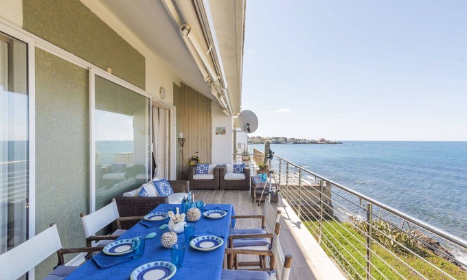 Civitavecchia Apartment | Beautiful apartment for 7 guests with WIFI, TV, terrace and pets allowed