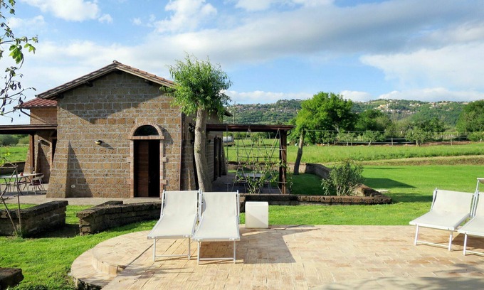 Montefiascone Villa | Beautiful apartment in villa with pool, hot tub, WIFI, TV, patio, pets allowed and panoramic view