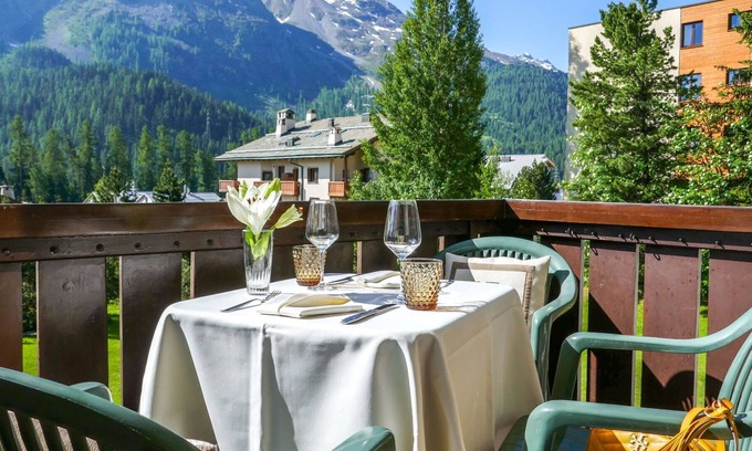 Sankt Moritz-Bad Apartment | Beautiful apartment for 6 guests with WIFI, TV, balcony, pets allowed, panoramic view and parking